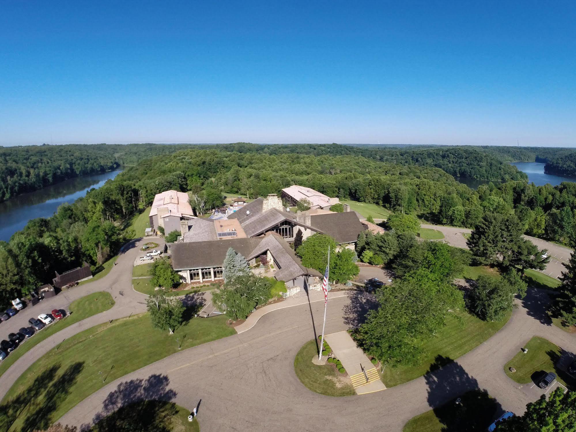 Salt Fork State Park Lodge And Conference Center Cambridge Bagian luar foto