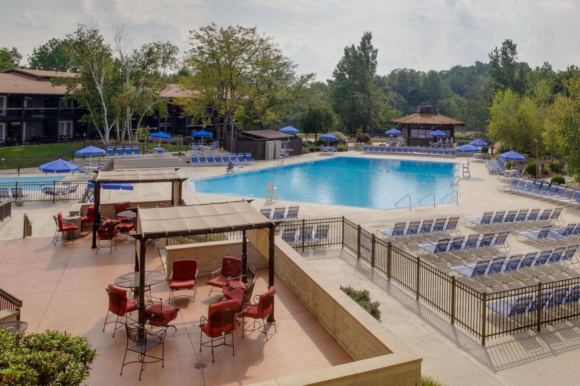 Salt Fork State Park Lodge And Conference Center Cambridge Bagian luar foto