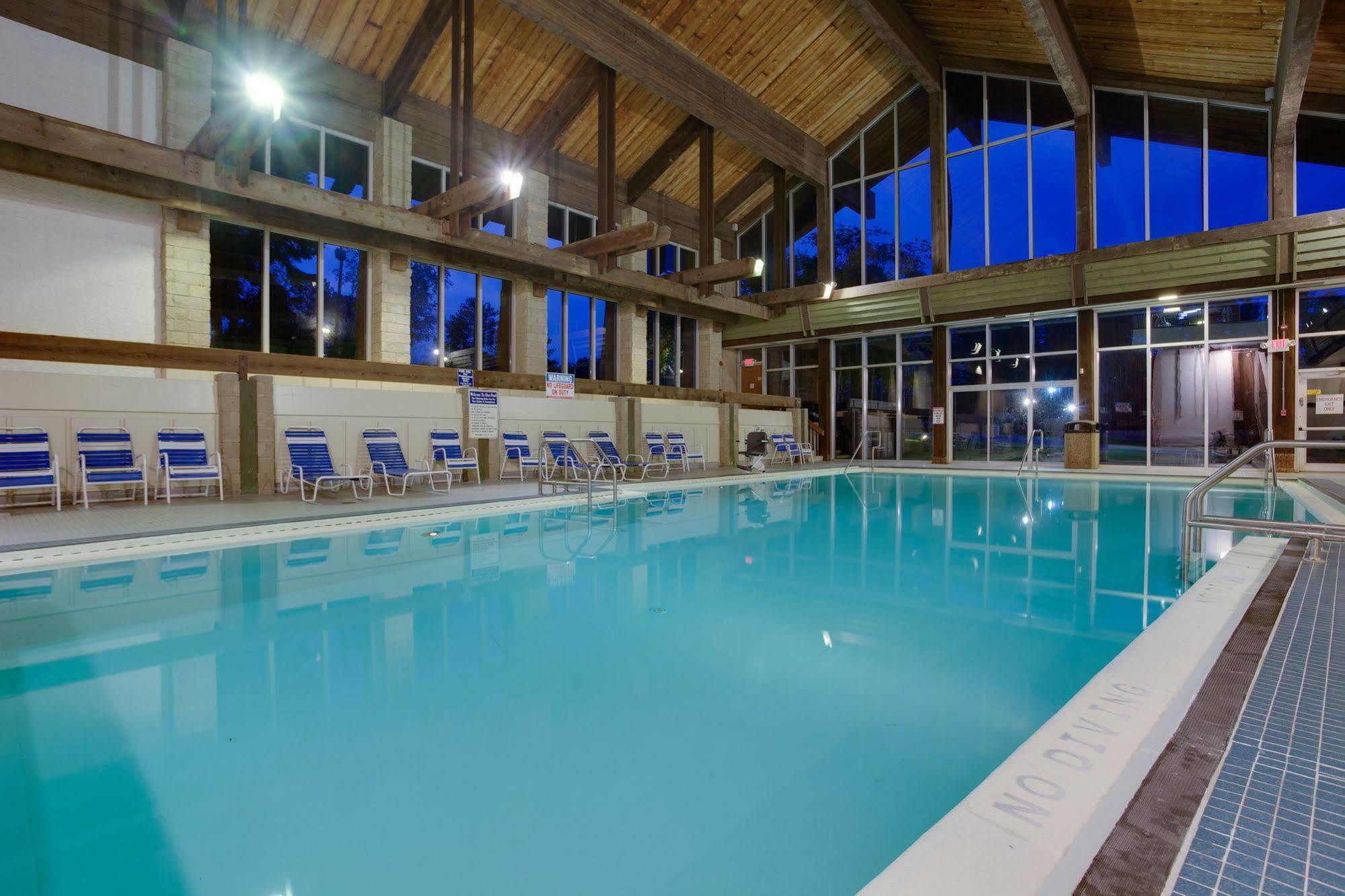 Salt Fork State Park Lodge And Conference Center Cambridge Bagian luar foto